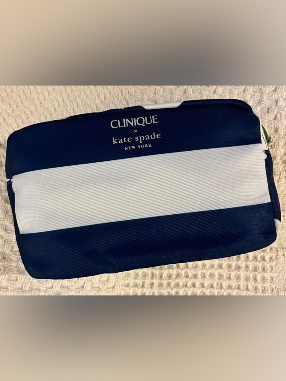 Clinique x Kate Spade Navy & White Striped and Spotted Cosmetic Pouch New - Picture 6 of 7
